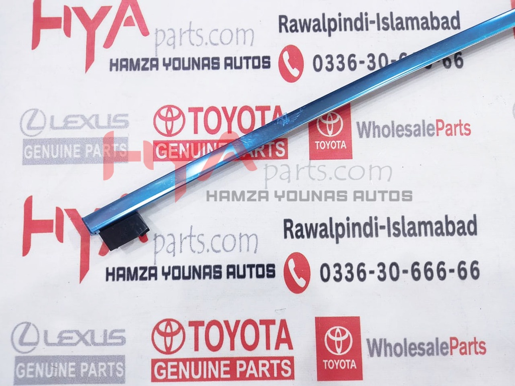MOULDING, FRONT DOOR WINDOW FRAME, UPPER RH