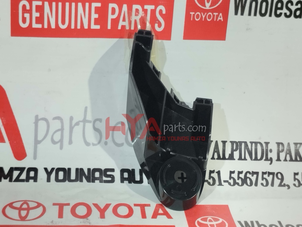 RETAINER, REAR BUMPER, UPPER RH