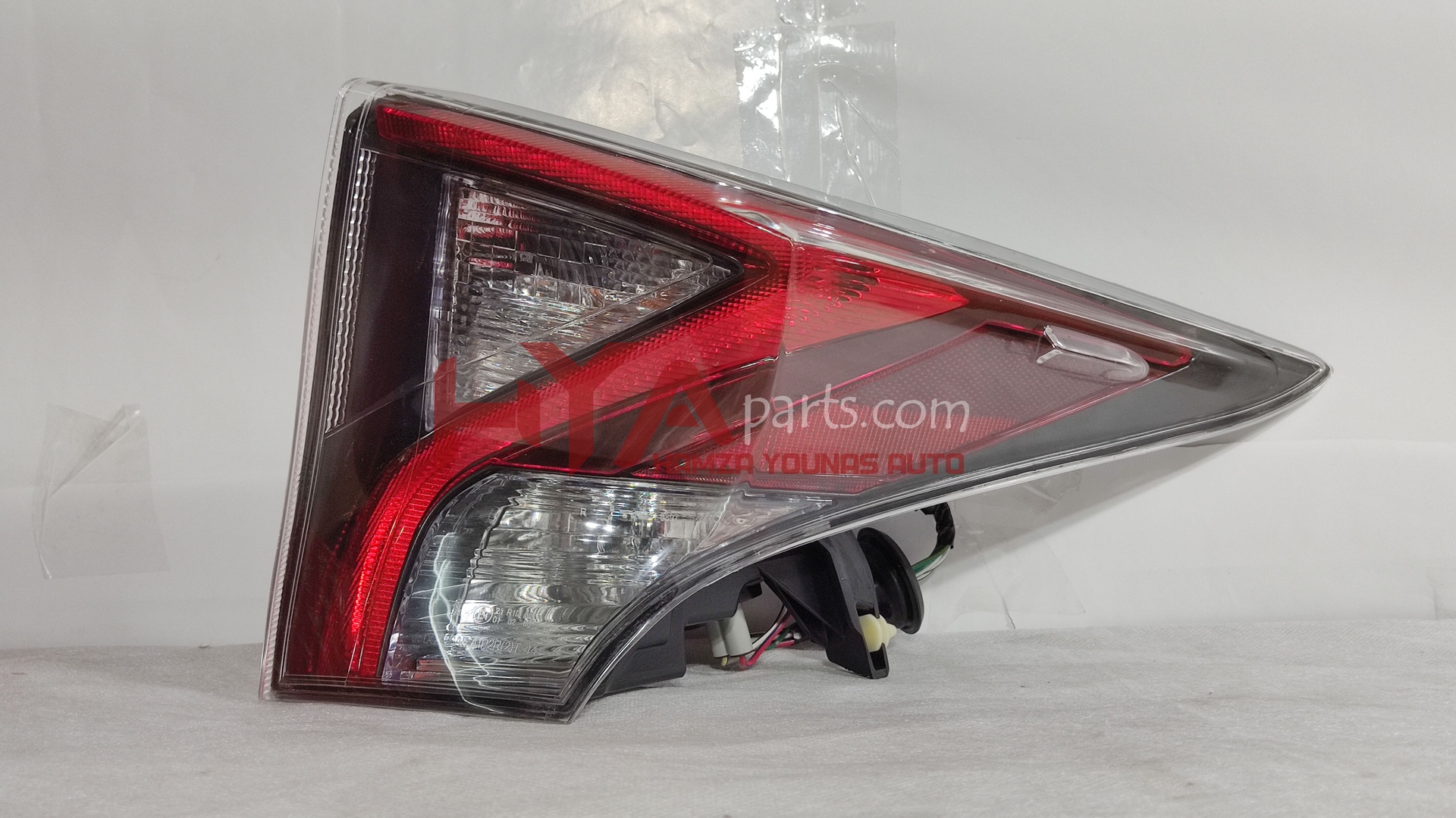 [TYC 11-6897-00-01] BACK LIGHT PRIUS 2016 RH