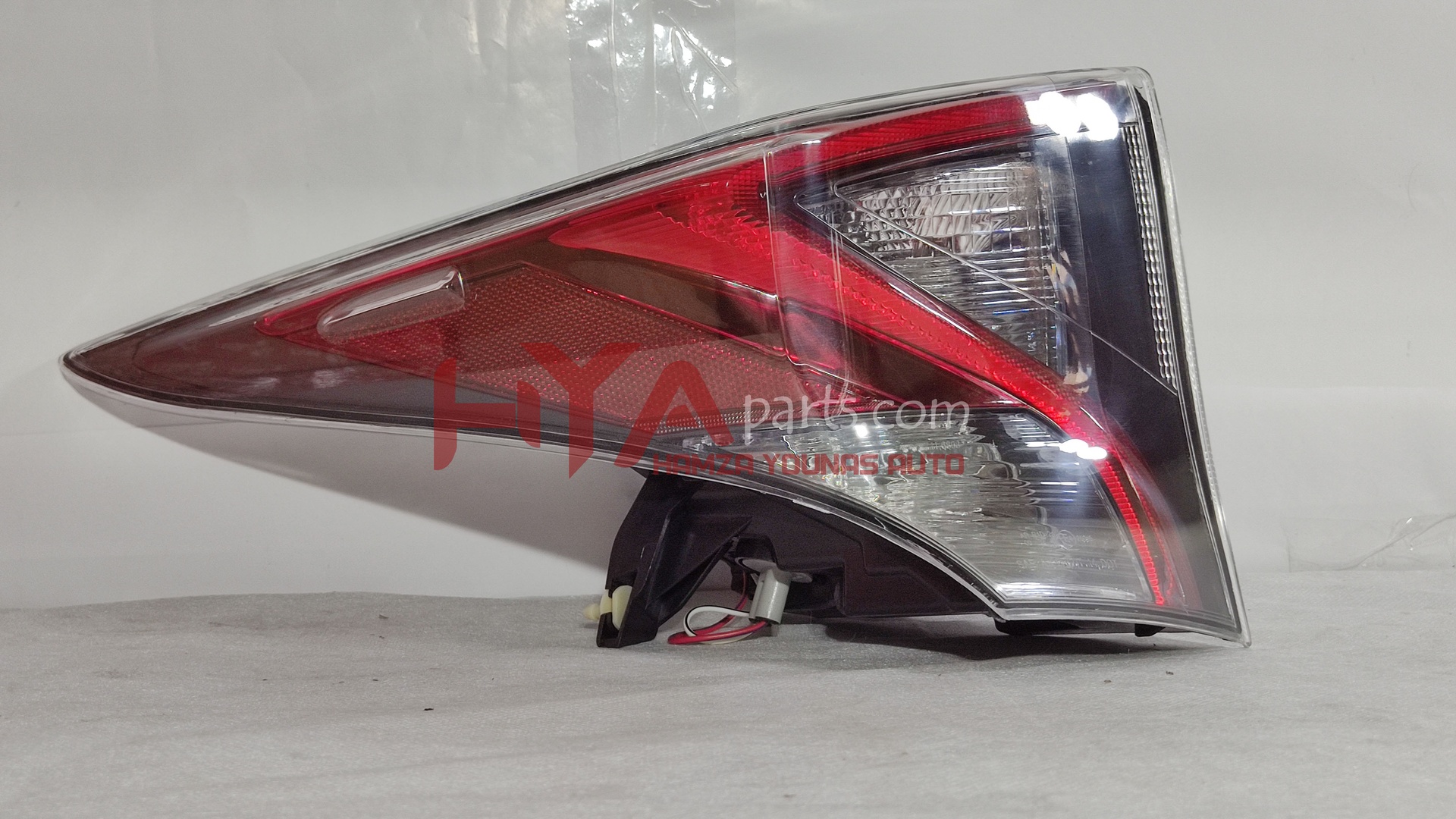 [TYC 11-6898-00-1] BACK LIGHT PRIUS 2016 LH