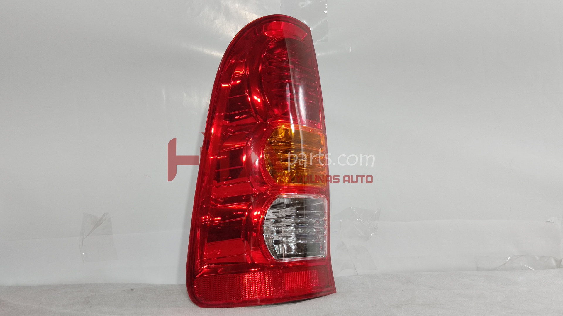 [TYC 11-A552-01-2B] BACK LIGHT VIGO LH