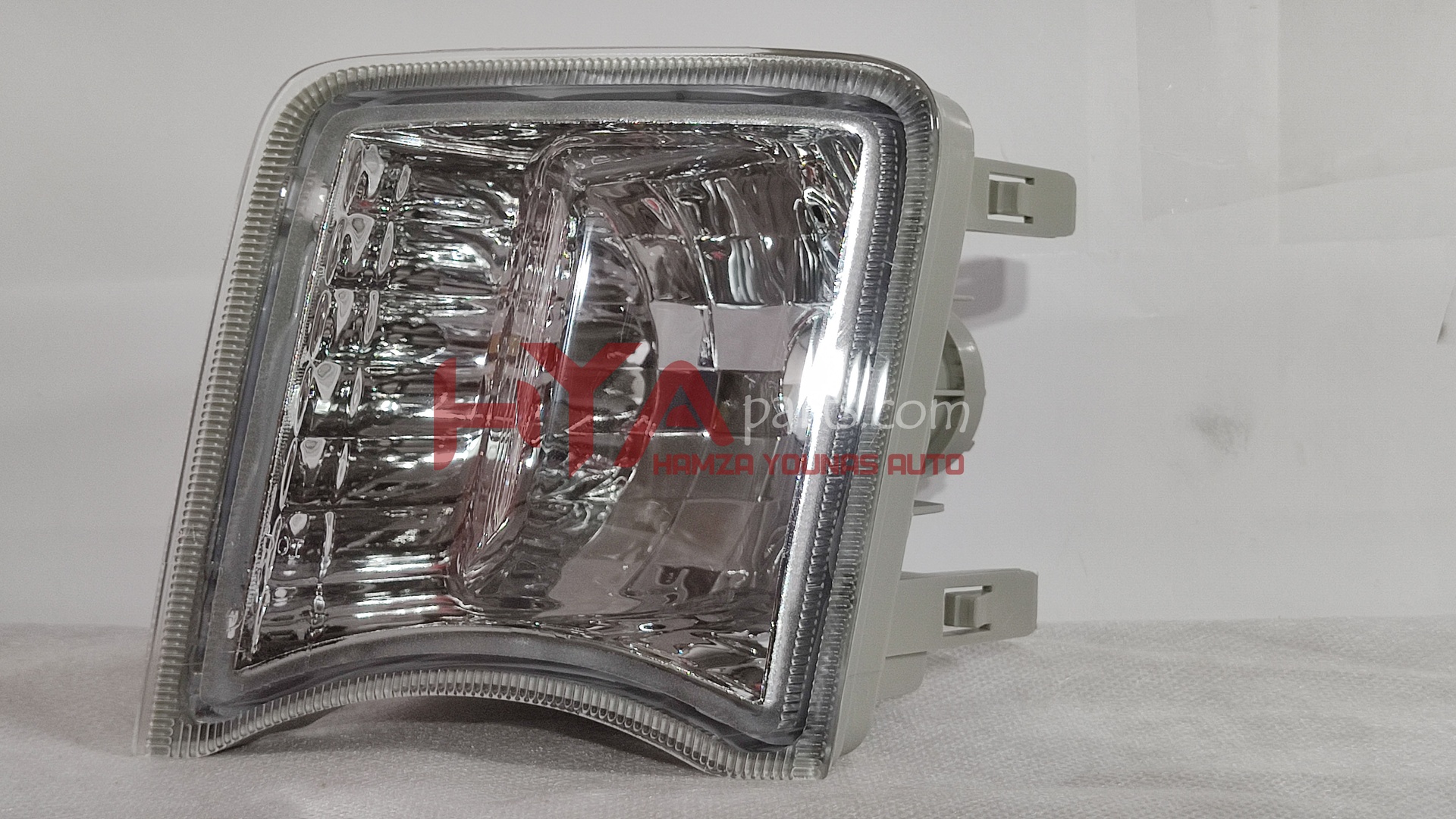 [TYC 12-5270-01-09] BUMPER LIGHT PRIUS 2012 LH (47012)