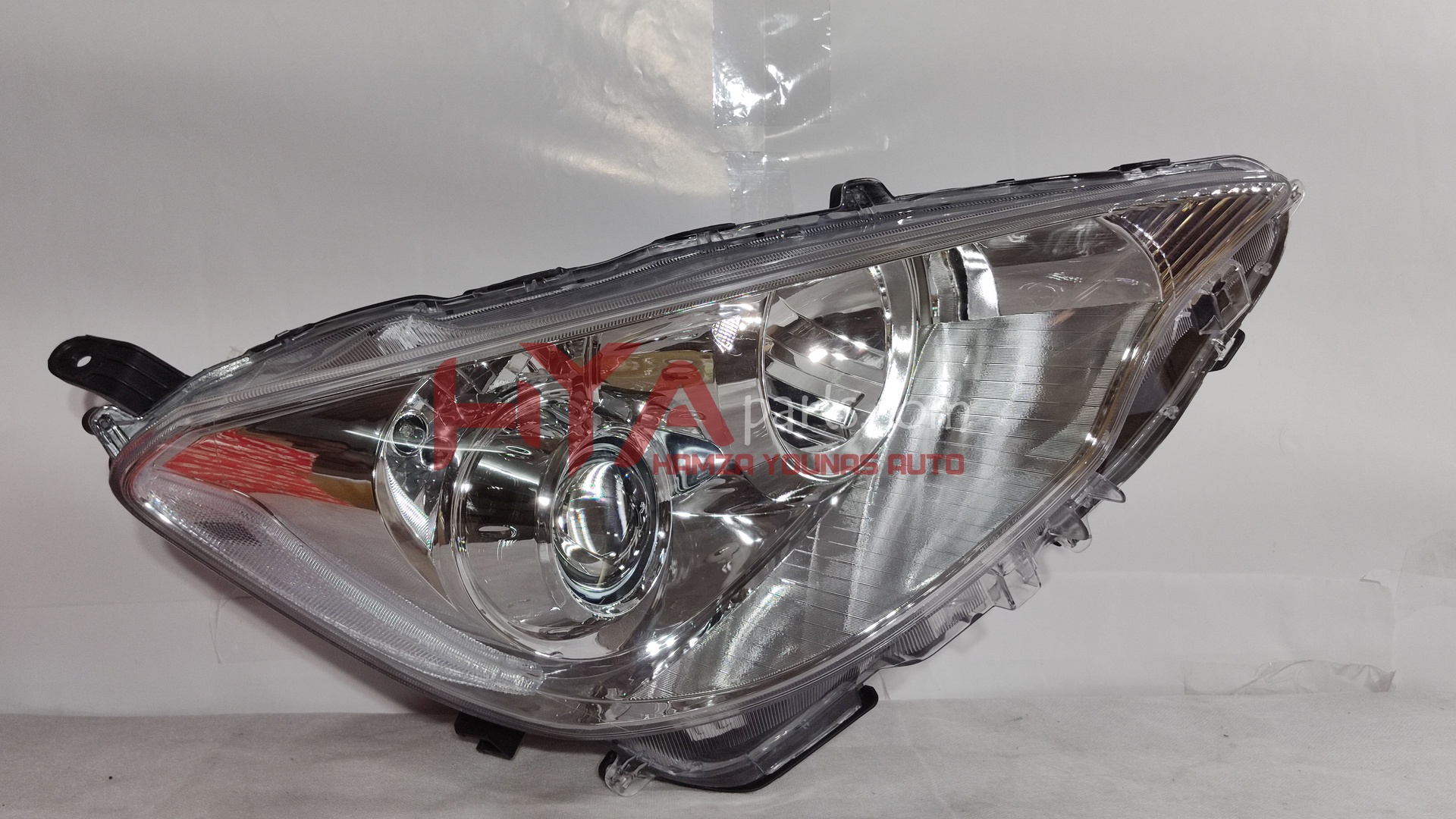 [TYC 20-9281-A0-6B] HEAD LIGHT AQUA 2012 RH