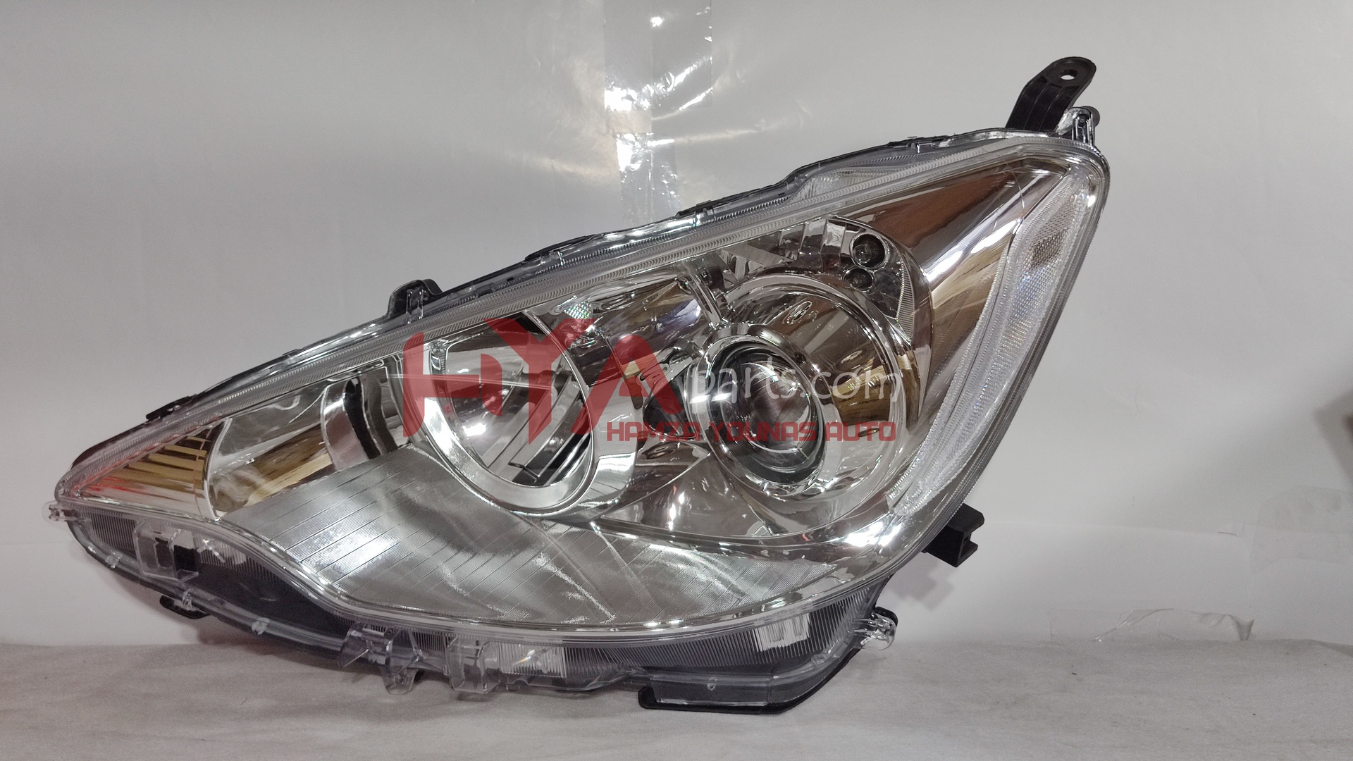 [TYC 20-9282-A0-6B] HEAD LIGHT AQUA 2012 LH