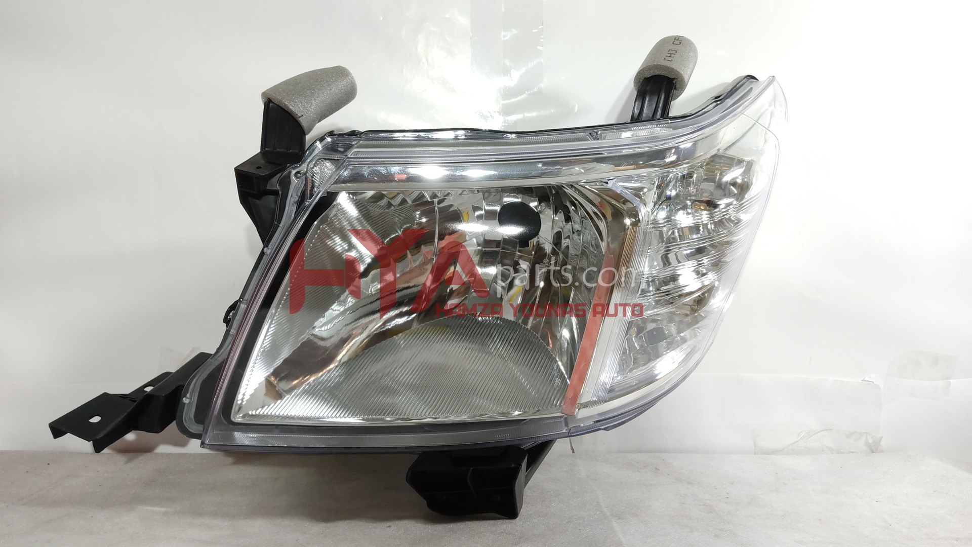 [TYC 20-C792-05-2B] HEAD LIGHT CHAMP LH