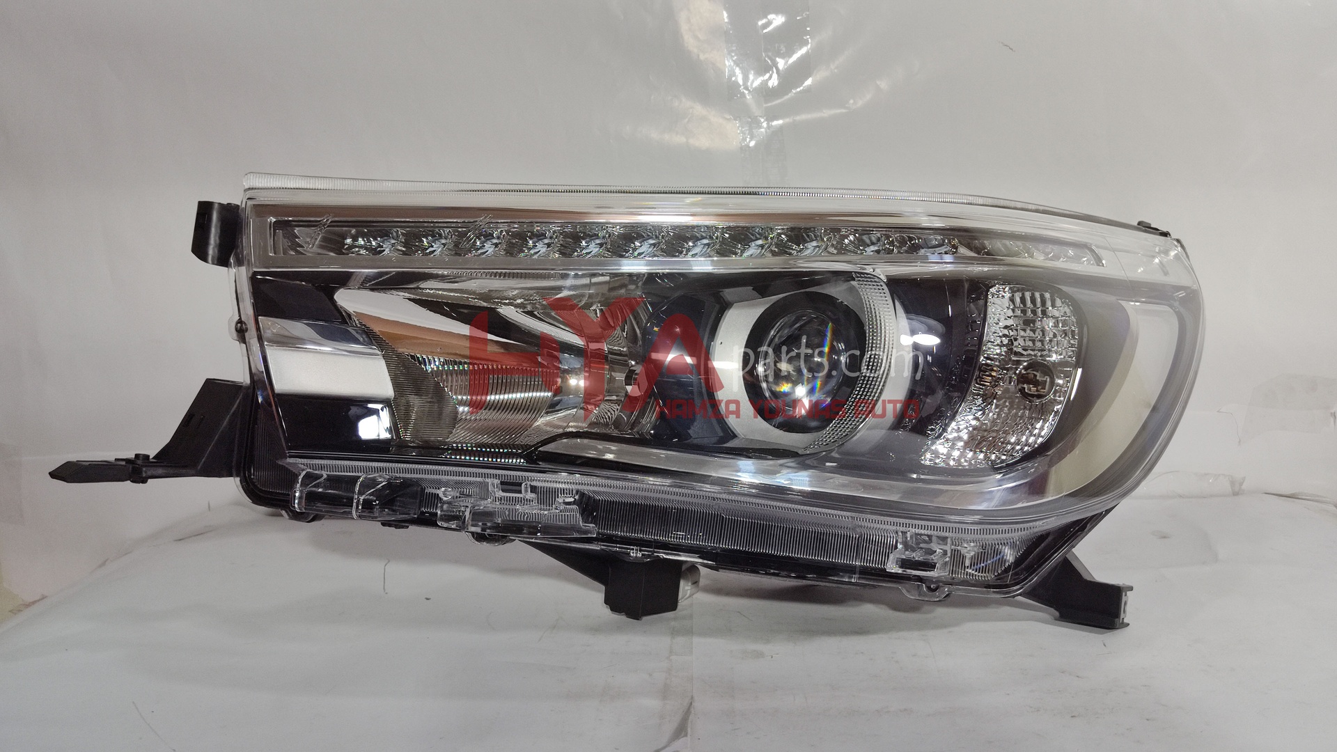 [TYC 20-F200-06-2B] HEAD LAMP REVO 2017 LED LH