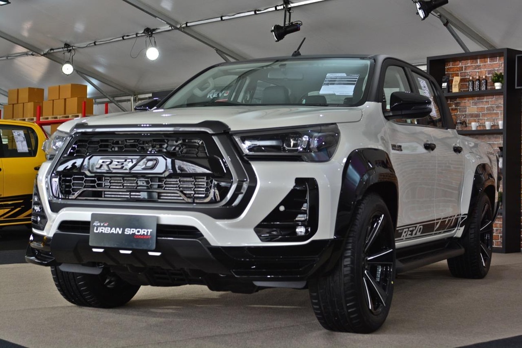 703-REVO-2021 MODELISTA