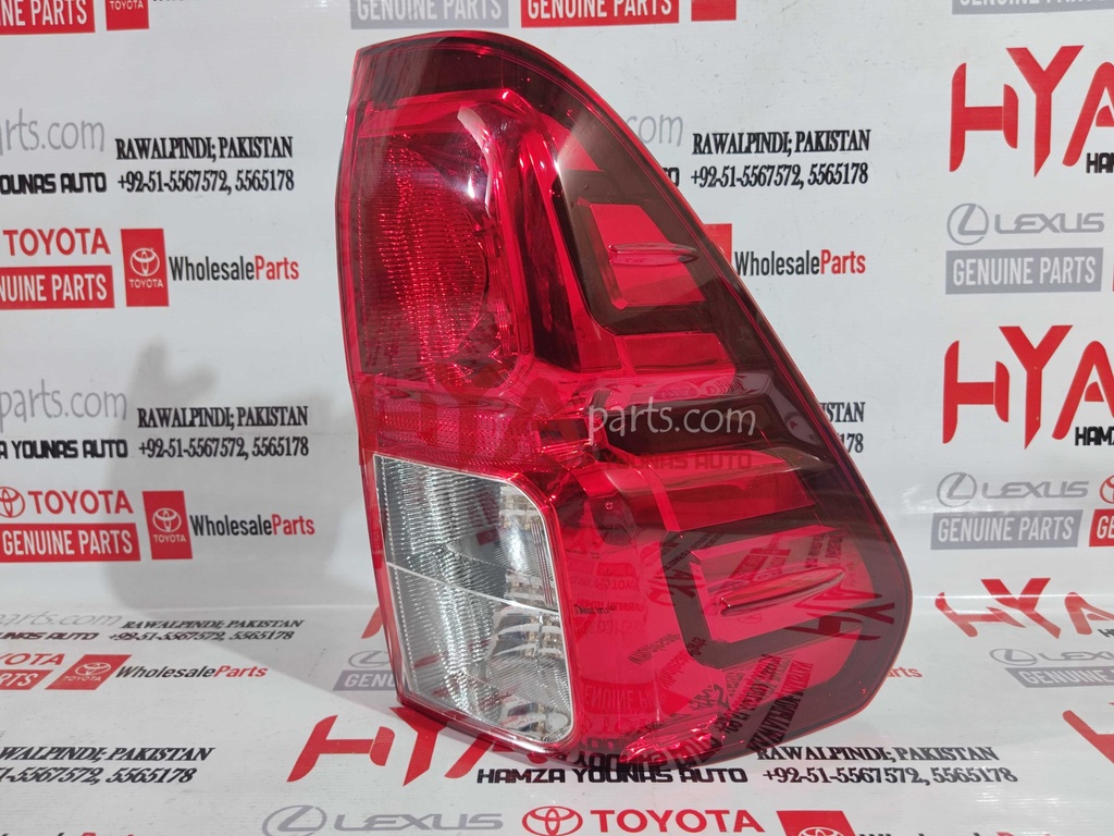 LENS &amp; BODY, REAR COMBINATION LAMP, RH