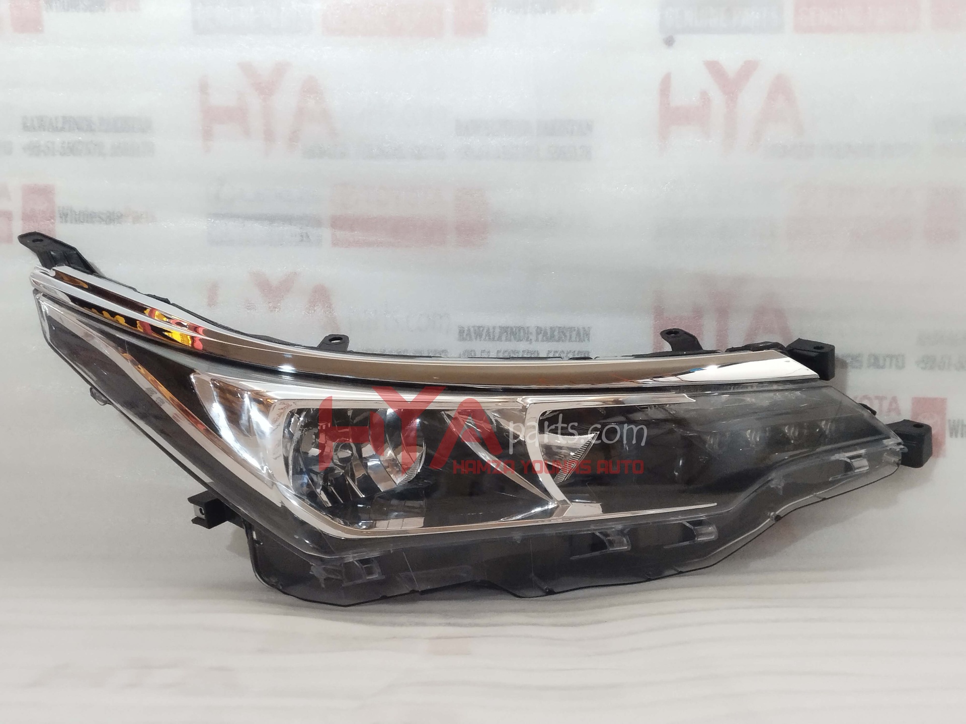 [TYC 20-G865-B6-2B] HEAD LIGHT COROLLA GLI 2018 RH