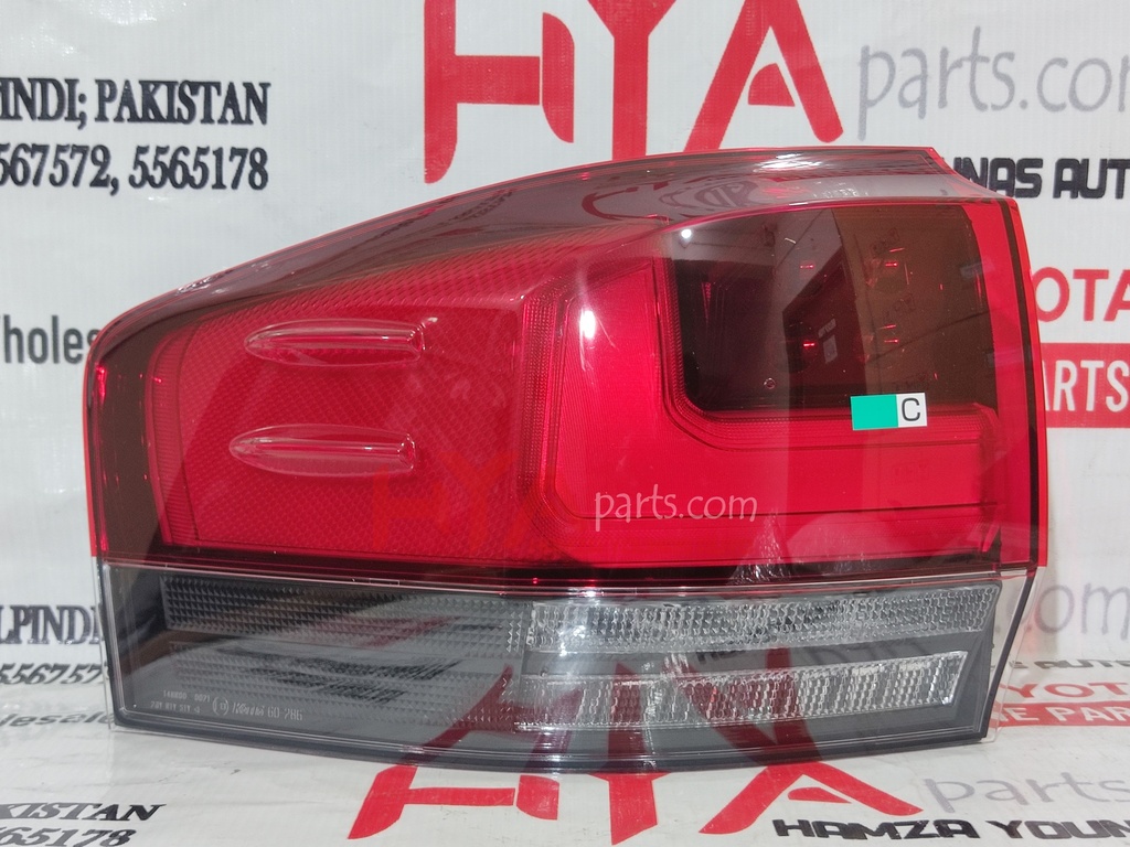 LENS &amp; BODY, REAR COMBINATION LAMP, LH