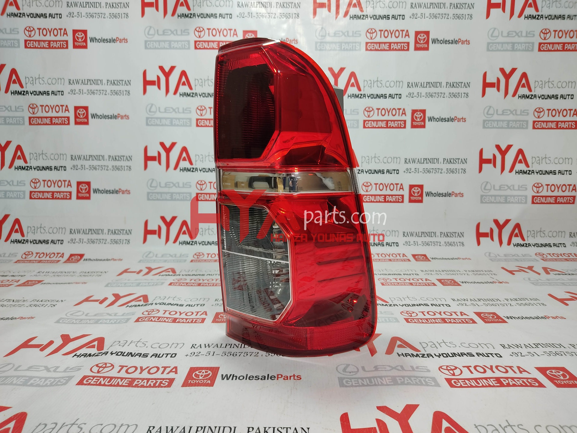 [81551-0K140] LENS &amp; BODY, REAR COMBINATION LAMP, RH