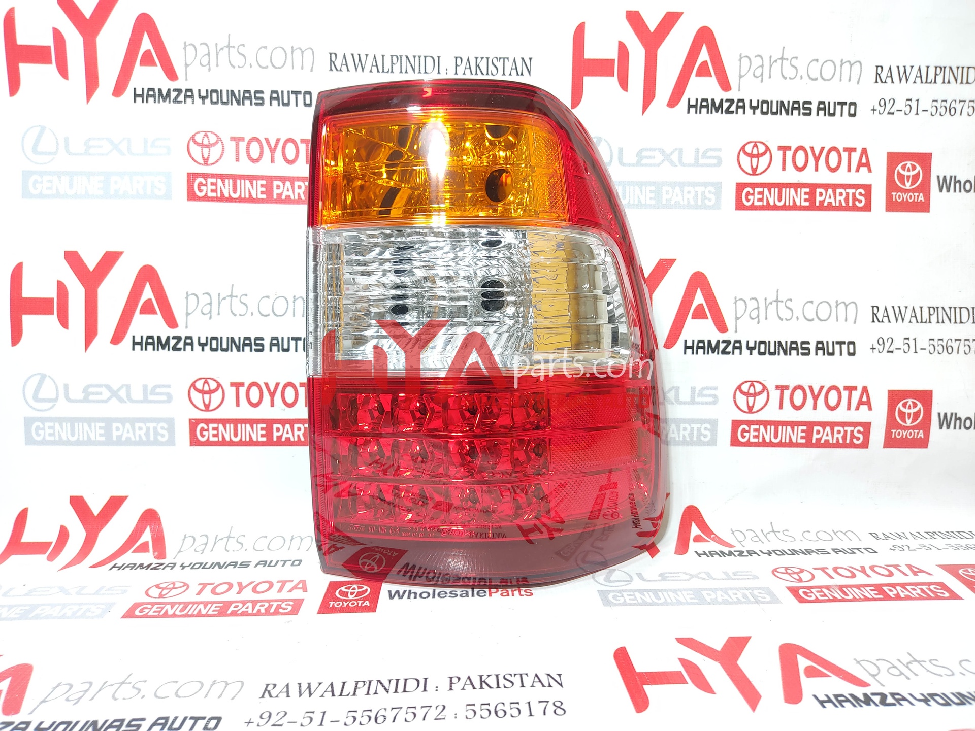 [81551-60751] LENS &amp; BODY, REAR COMBINATION LAMP, RH (BACK LIGHT)