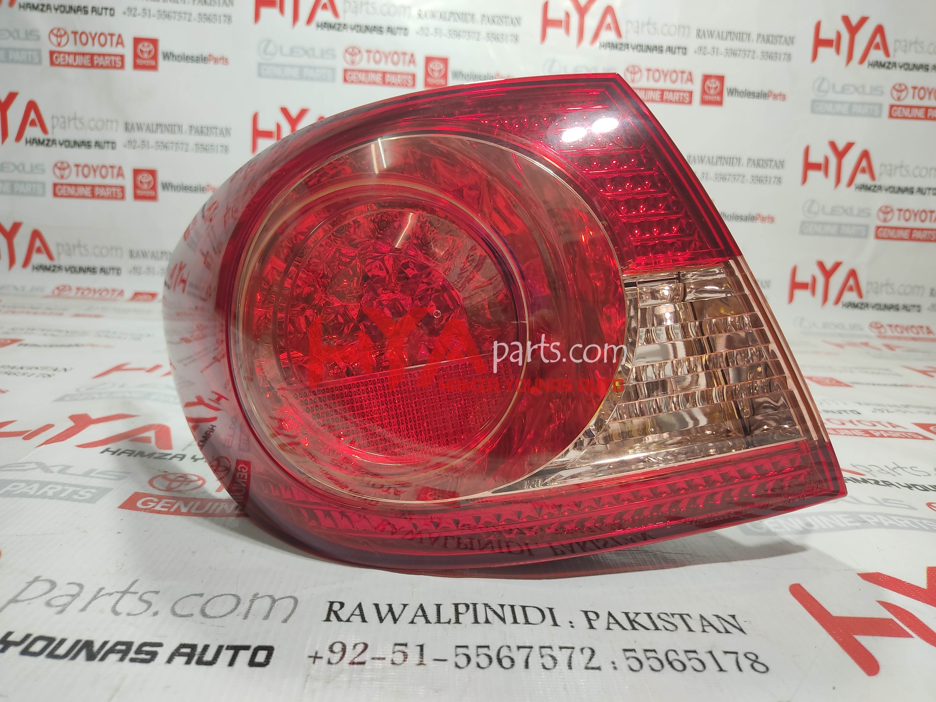 [81561-02170] LENS &amp; BODY, REAR COMBINATION LAMP, LH (BACK LIGHT)