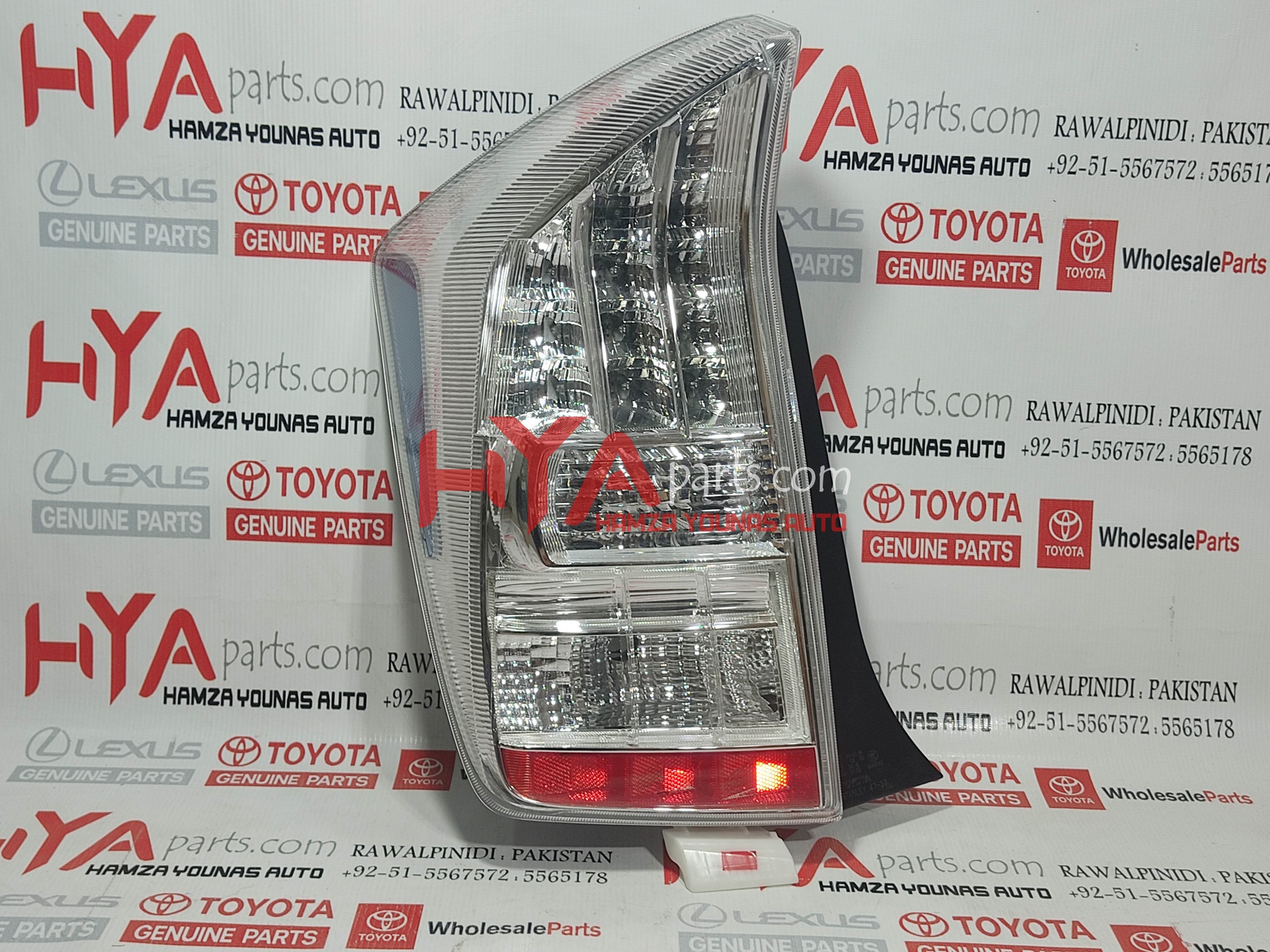 [81561-47122] LENS &amp; BODY, REAR COMBINATION LAMP, LH (BACK LIGHT)