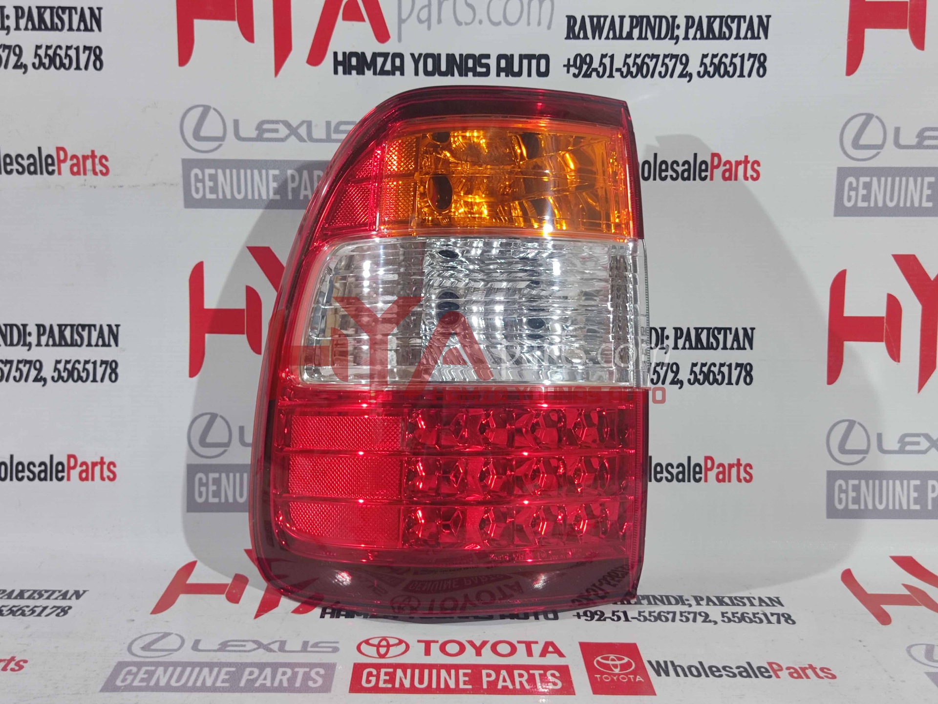 [81561-60671] LENS &amp; BODY, REAR COMBINATION LAMP, LH (BACK LIGHT)