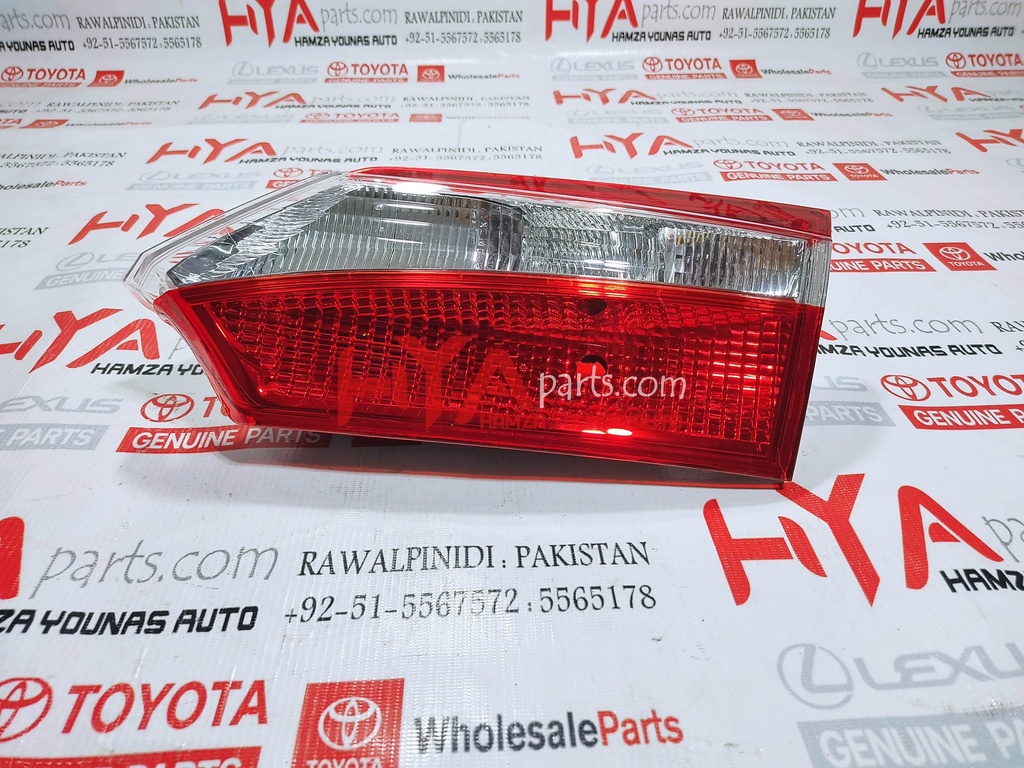 LENS AND BODY, REAR LAMP, RH (BACK LIGHT)