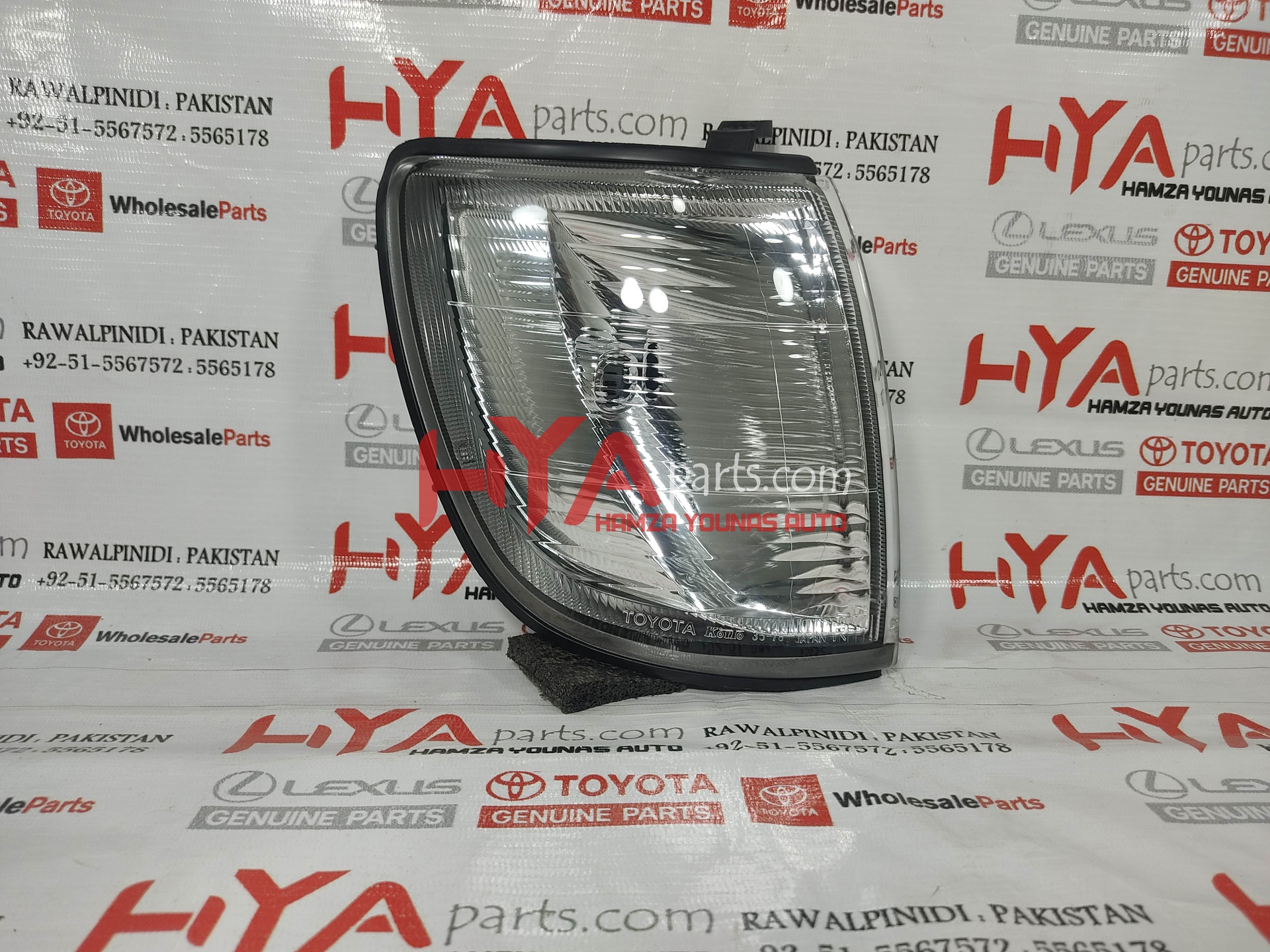 [81611-35340] LENS &amp; BODY, CLEARANCE LAMP, RH