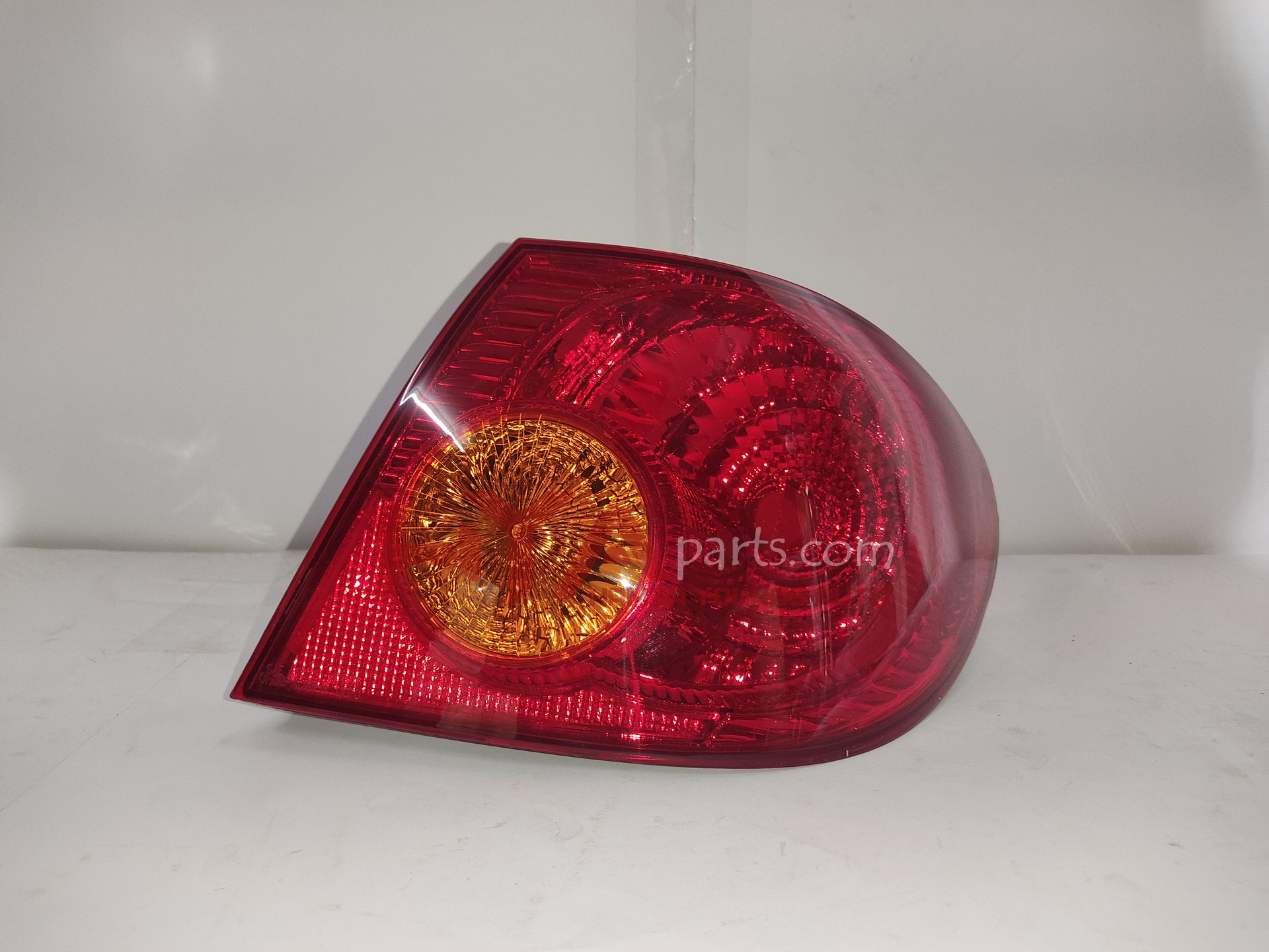 [DP 112-1904R] BACK LIGHT COROLLA 2003 RH