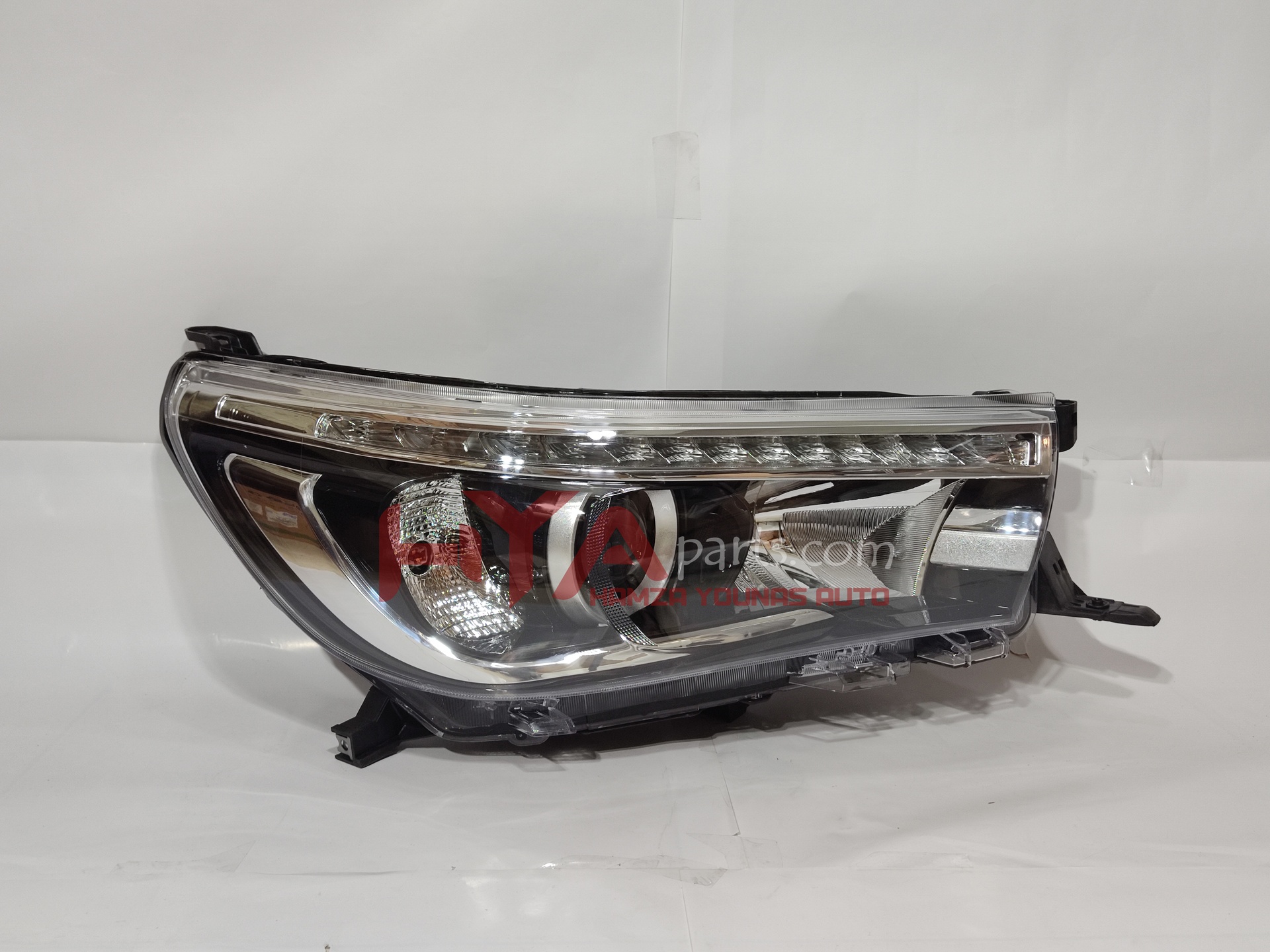 [DP 212-11AM-R] HEAD LIGHT REVO 2018 LED RH