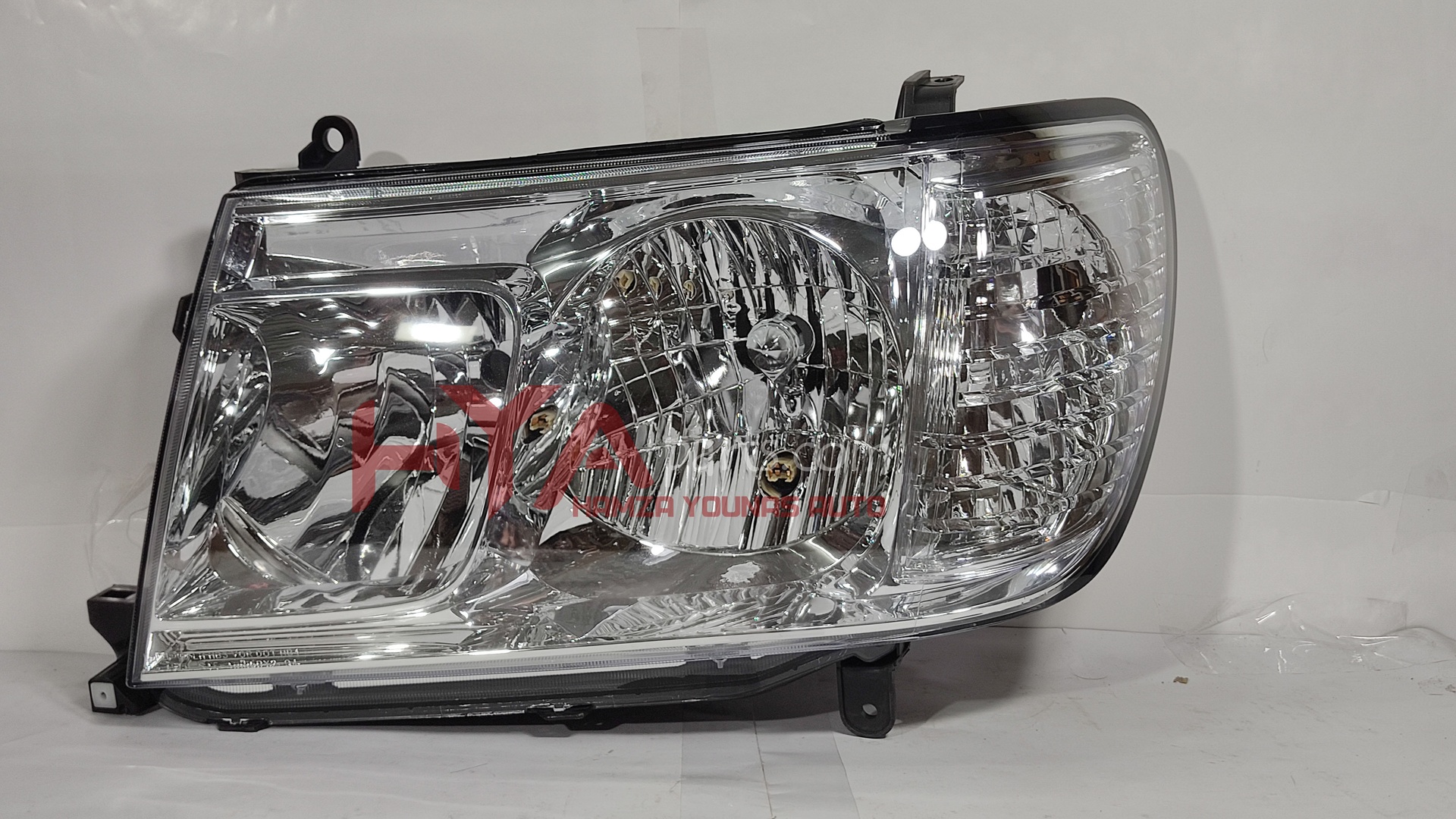 [DP 212-11H9L] HEAD LIGHT LAND CRUISER 2006