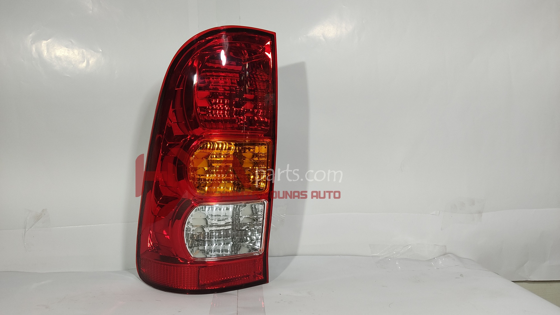 [DP 212-19K1L] BACK LIGHT LH VIGO