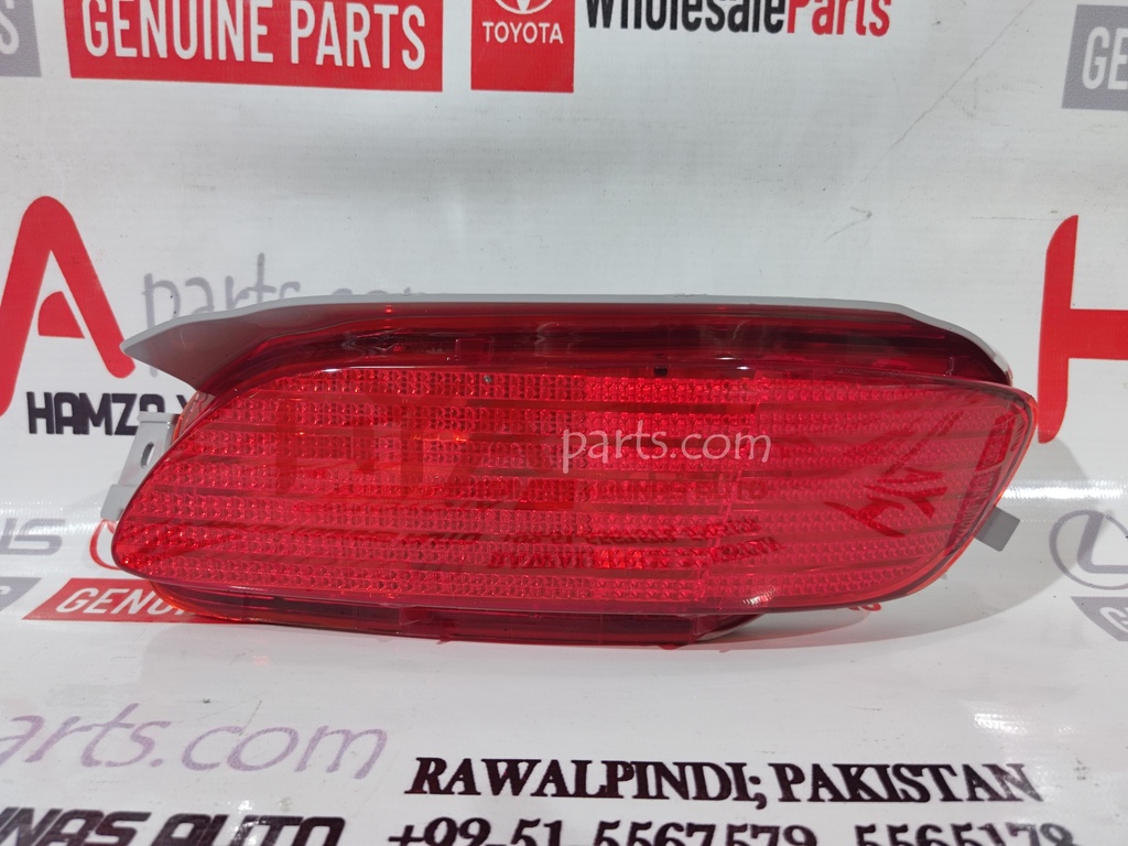 [81910-48020] REFLECTOR ASSY, REFLEX, RH