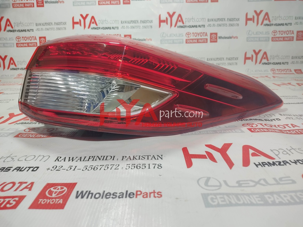 [81551-0DA40] LENS &amp; BODY, REAR COMBINATION LAMP, RH (BACK LIGHT)