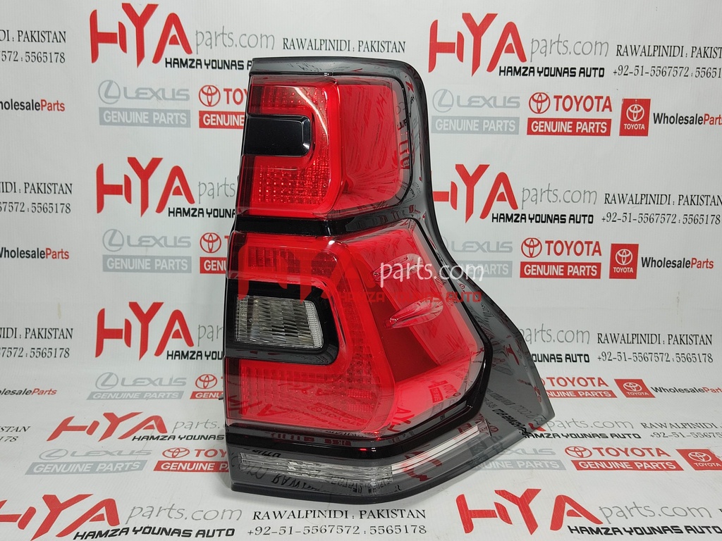 [81551-60C30] LENS &amp; BODY, REAR COMBINATION LAMP, RH (BACK LIGHT)