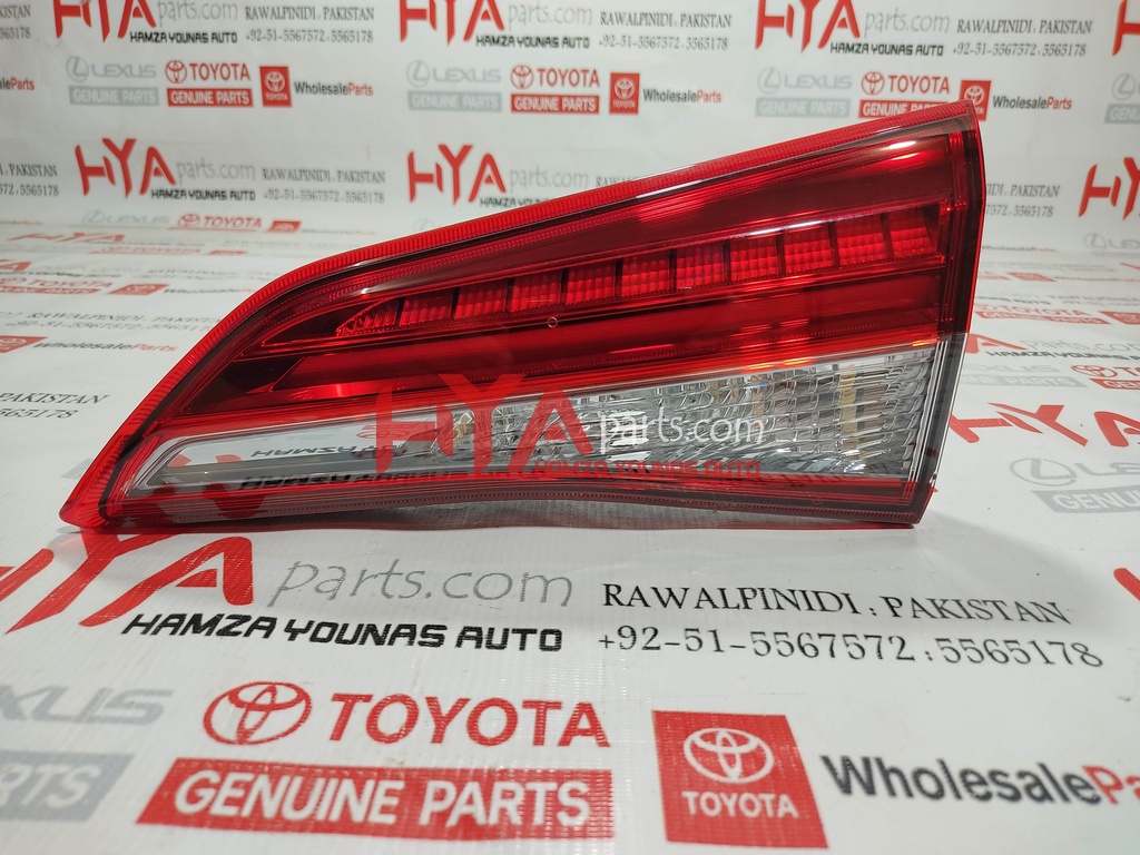 [81581-0D700] LENS AND BODY, REAR LAMP, RH (BACK LIGHT)